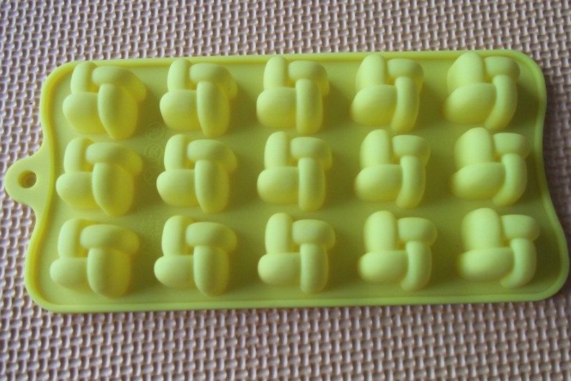 15 Hole Knot Shape Silicone Mold Cake Moulds Soap Molds Jelly Mold 1 